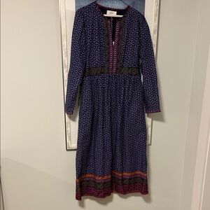 XiRENA Navy and Magenta Geometric Long Sleeve Dress